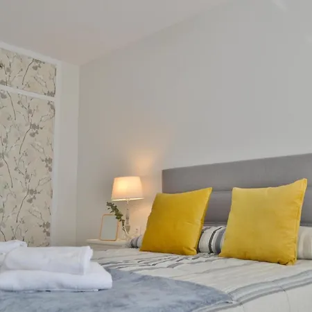 Sunshine Tejares Garden Apartment Cordoba Exterior photo